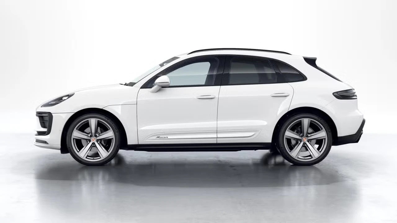 2026 Porsche Macan - Image 12 of 31