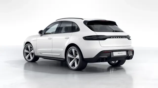 2026 Porsche Macan - Image 22 of 31