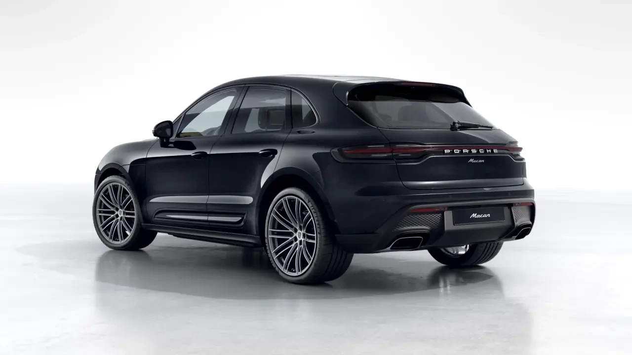 2026 Porsche Macan - Image 24 of 31