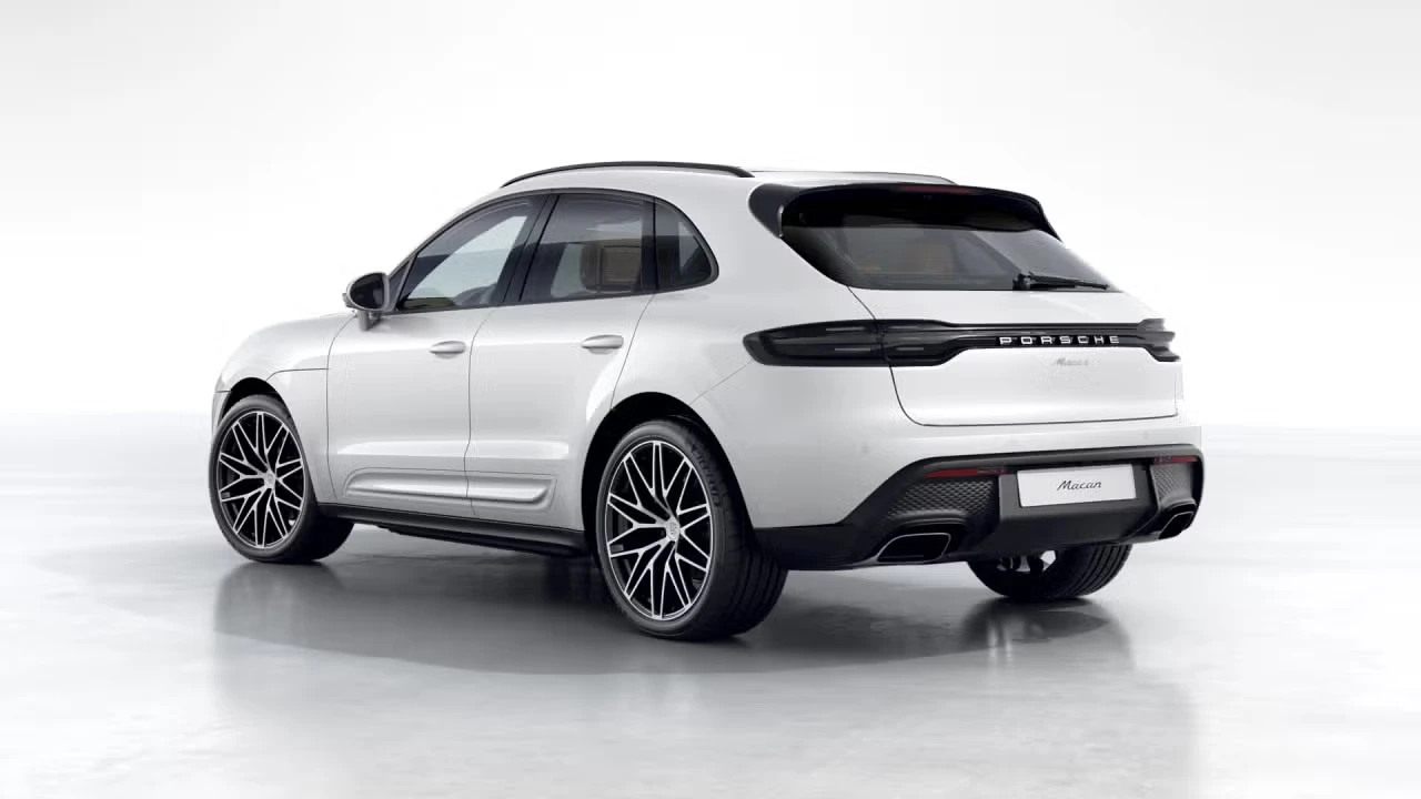 2026 Porsche Macan - Image 20 of 31