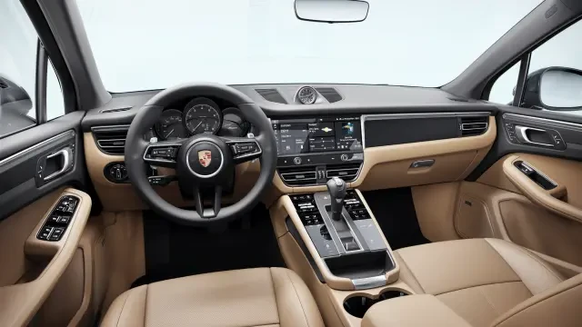 2026 Porsche Macan - Image 30 of 31