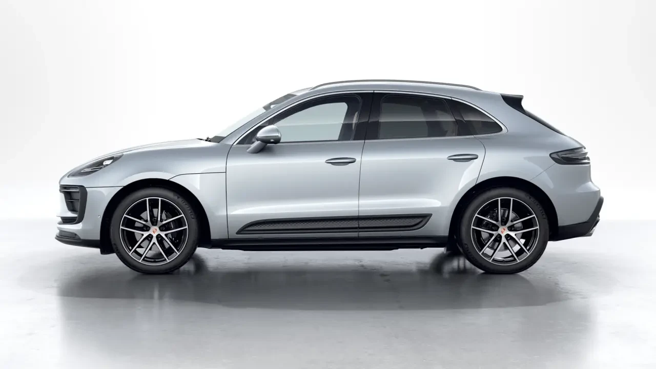 2026 Porsche Macan - Image 16 of 31