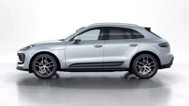 2026 Porsche Macan - Image 14 of 31