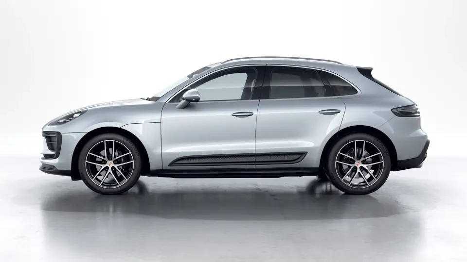2026 Porsche Macan - Image 15 of 31