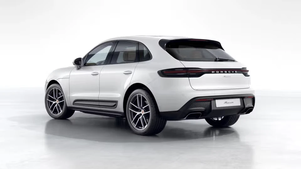 2026 Porsche Macan - Image 19 of 31