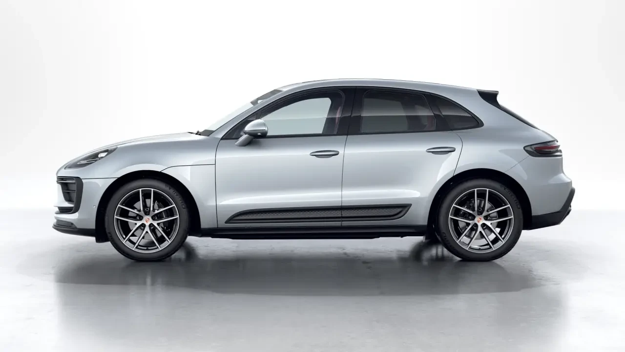 2026 Porsche Macan - Image 16 of 31