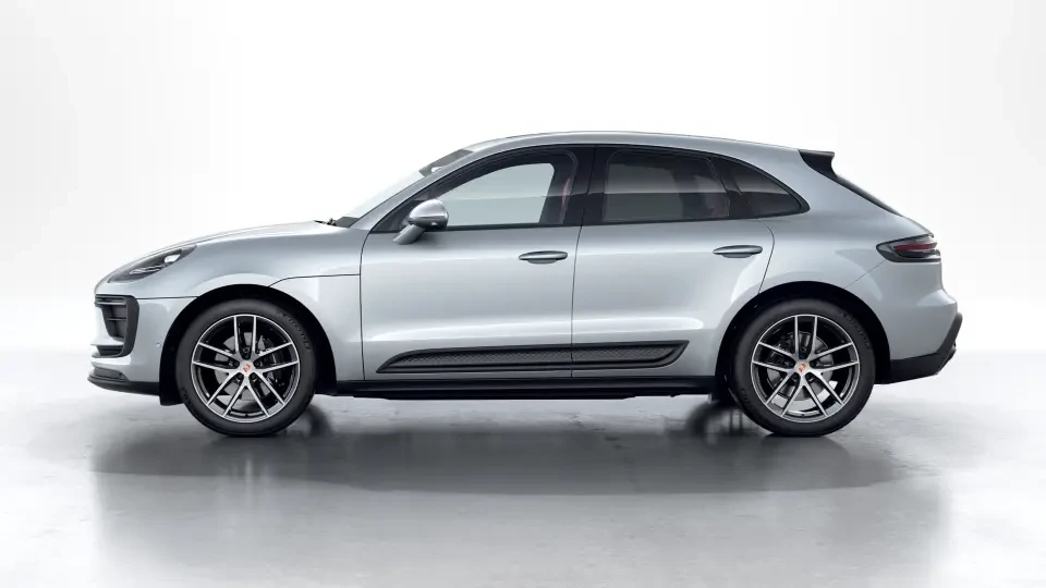 2026 Porsche Macan - Image 15 of 31