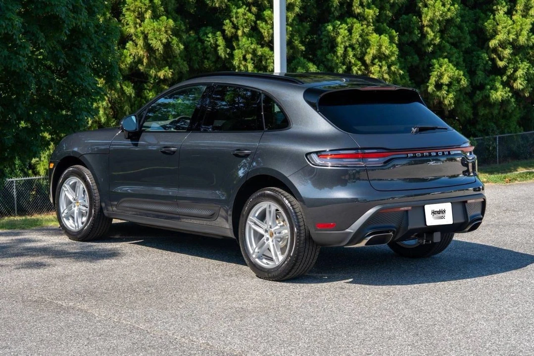 2026 Porsche Macan Electric - Image 4 of 5