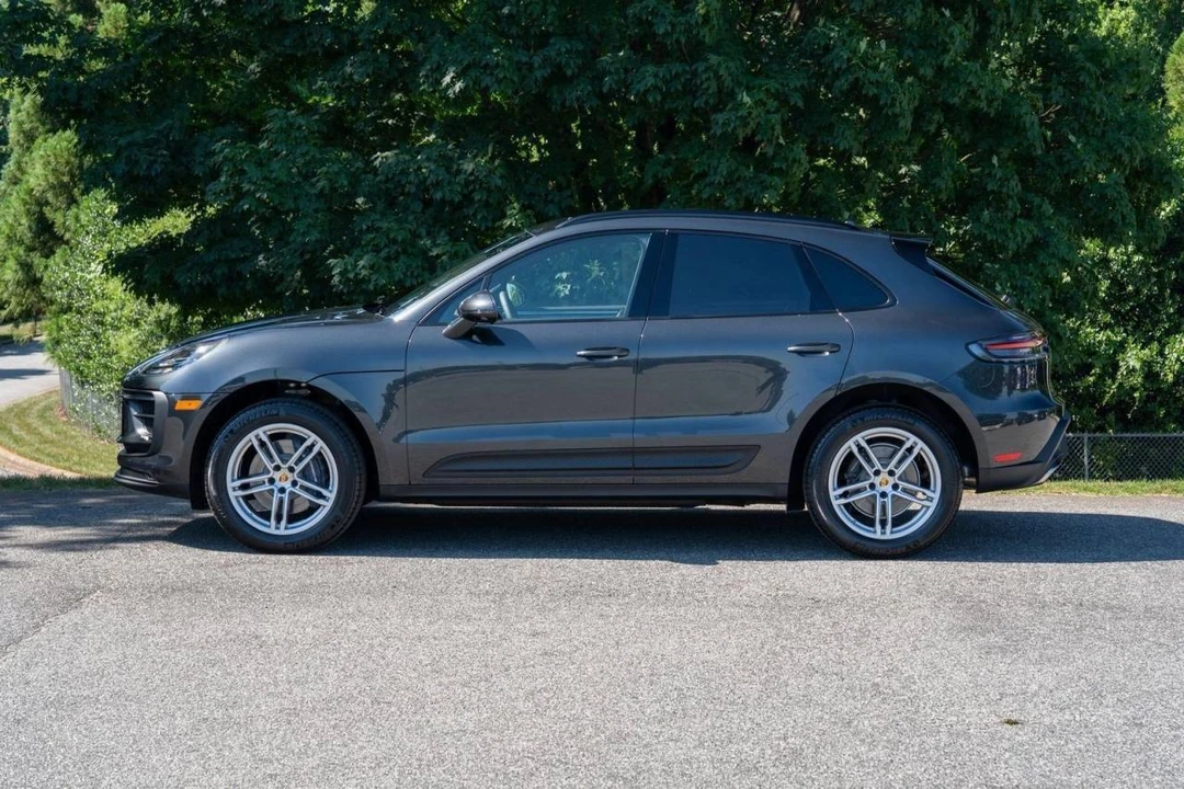 2026 Porsche Macan Electric - Image 3 of 5
