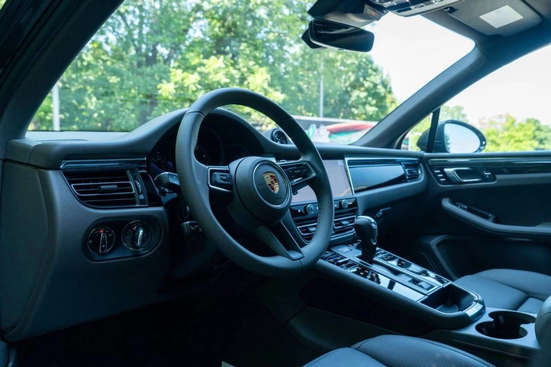 2026 Porsche Macan Electric - Image 5 of 5