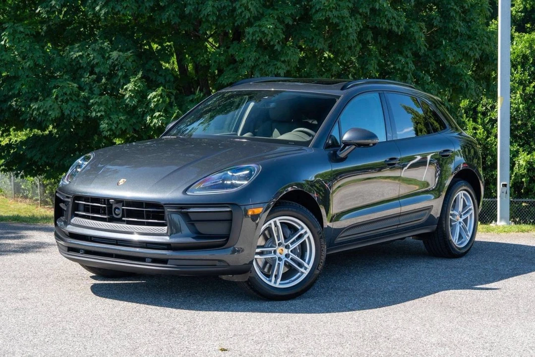 2026 Porsche Macan Electric - Image 2 of 5