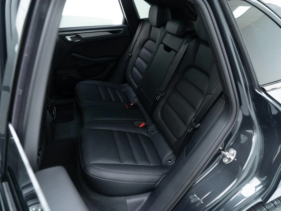 2026 Porsche Macan Electric - Image 29 of 31