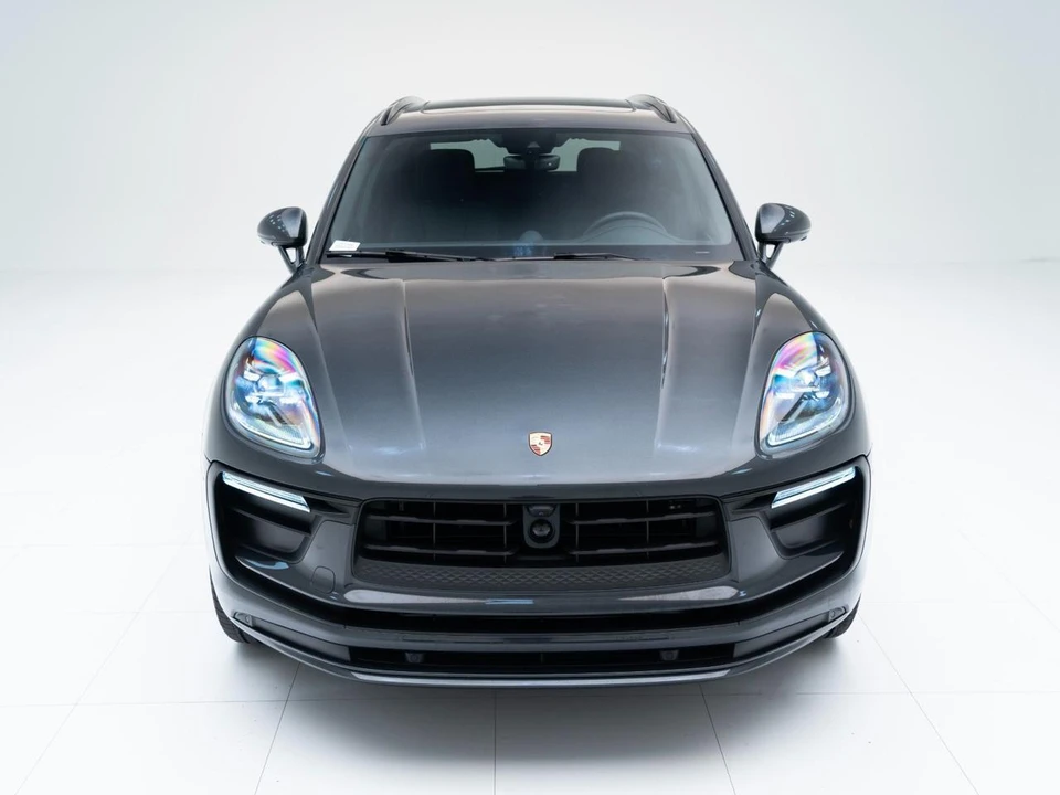 2026 Porsche Macan Electric - Image 6 of 31