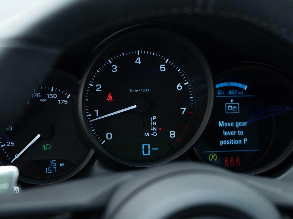 2026 Porsche Macan Electric - Image 23 of 31