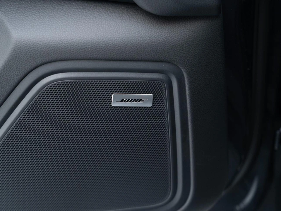 2026 Porsche Macan Electric - Image 22 of 31