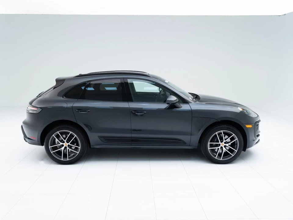2026 Porsche Macan Electric - Image 8 of 31
