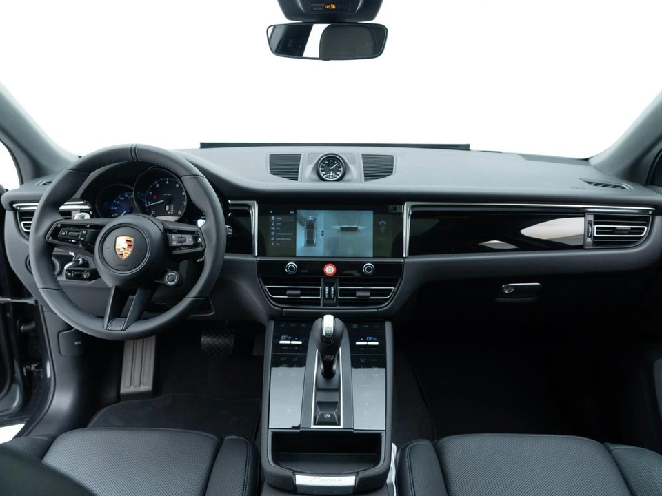 2026 Porsche Macan Electric - Image 30 of 31