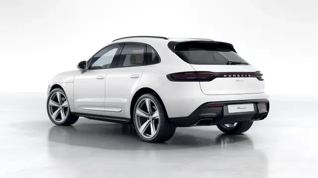 2026 Porsche Macan - Image 22 of 30