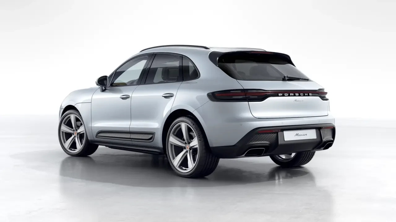2026 Porsche Macan - Image 24 of 30