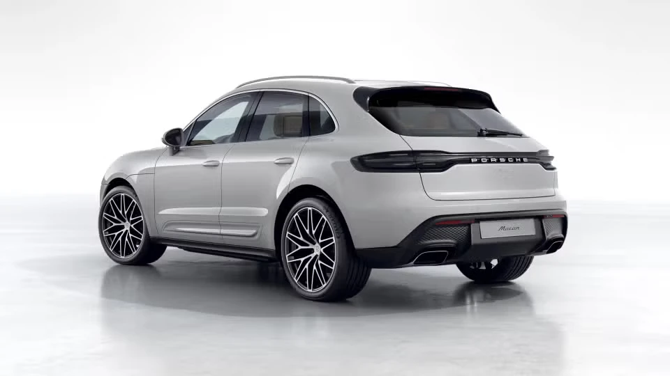 2026 Porsche Macan - Image 19 of 31