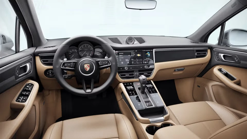 2026 Porsche Macan - Image 27 of 31