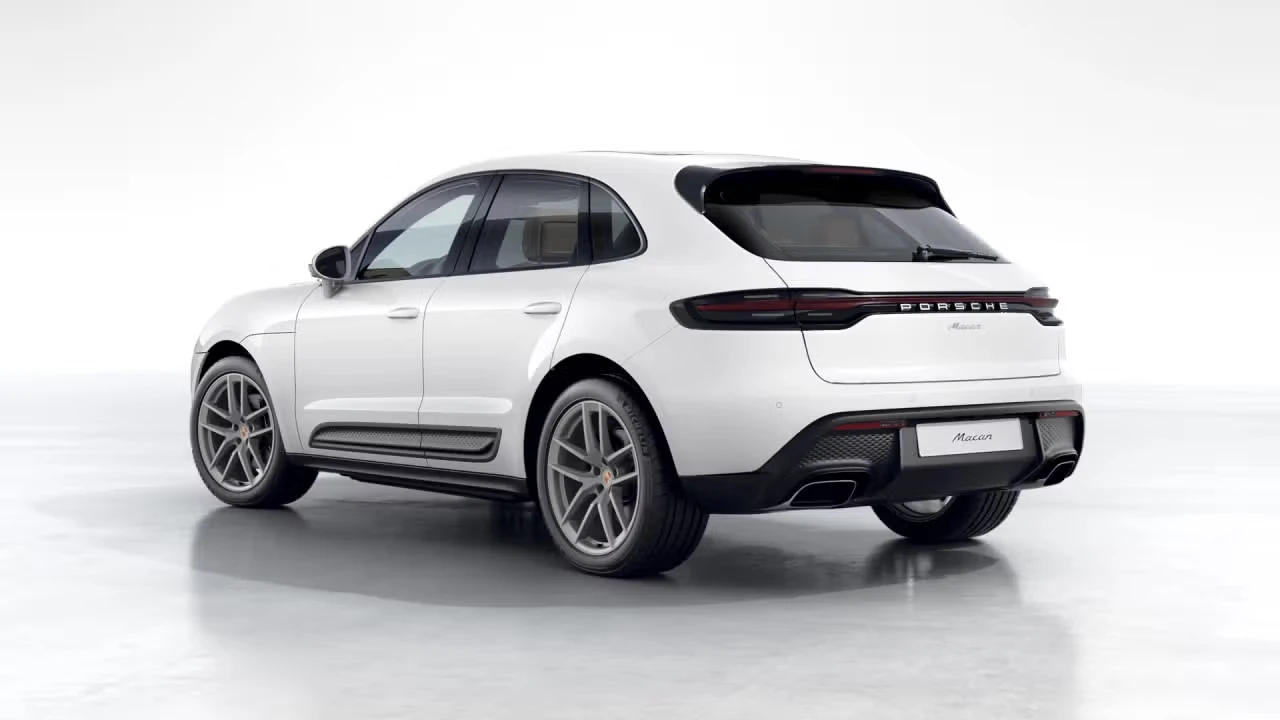 2026 Porsche Macan - Image 20 of 31