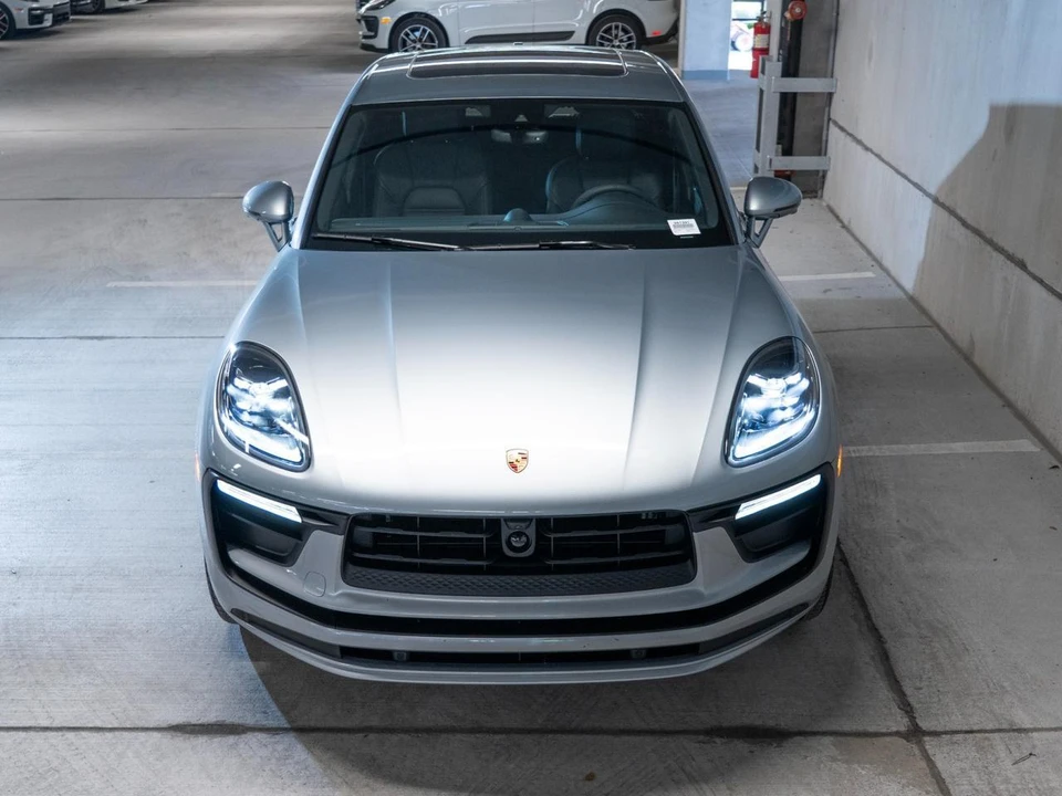 2026 Porsche Macan Electric - Image 6 of 28