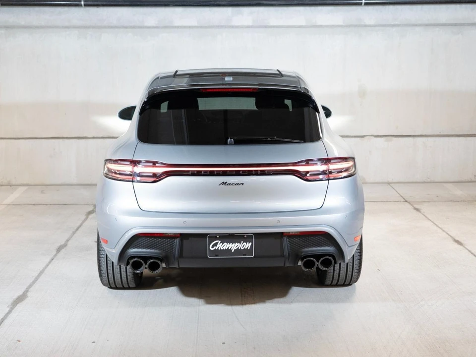 2026 Porsche Macan Electric - Image 10 of 28
