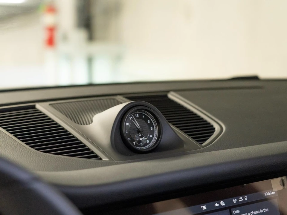 2026 Porsche Macan Electric - Image 20 of 28