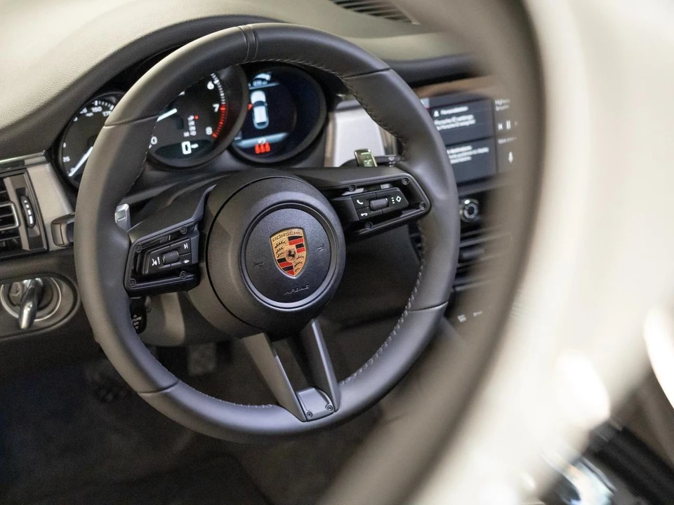 2026 Porsche Macan Electric - Image 15 of 28