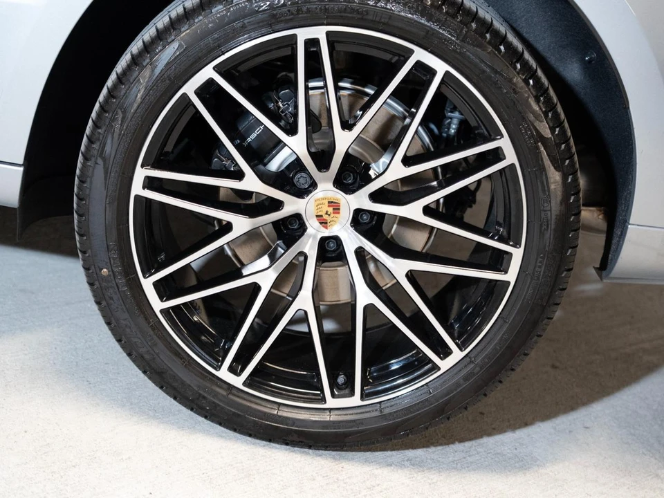 2026 Porsche Macan Electric - Image 11 of 28