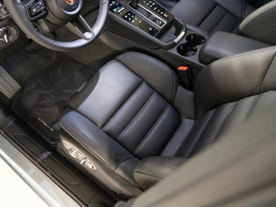 2026 Porsche Macan Electric - Image 14 of 28