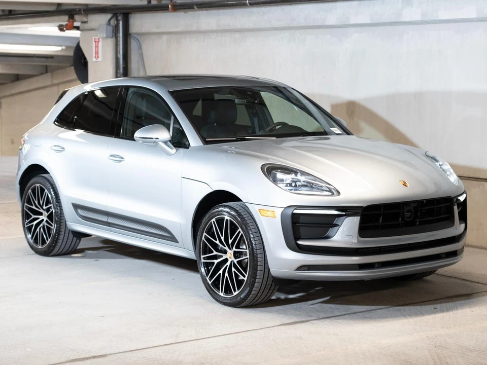 2026 Porsche Macan Electric - Image 7 of 28