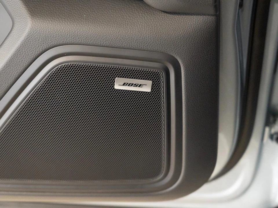 2026 Porsche Macan Electric - Image 18 of 28