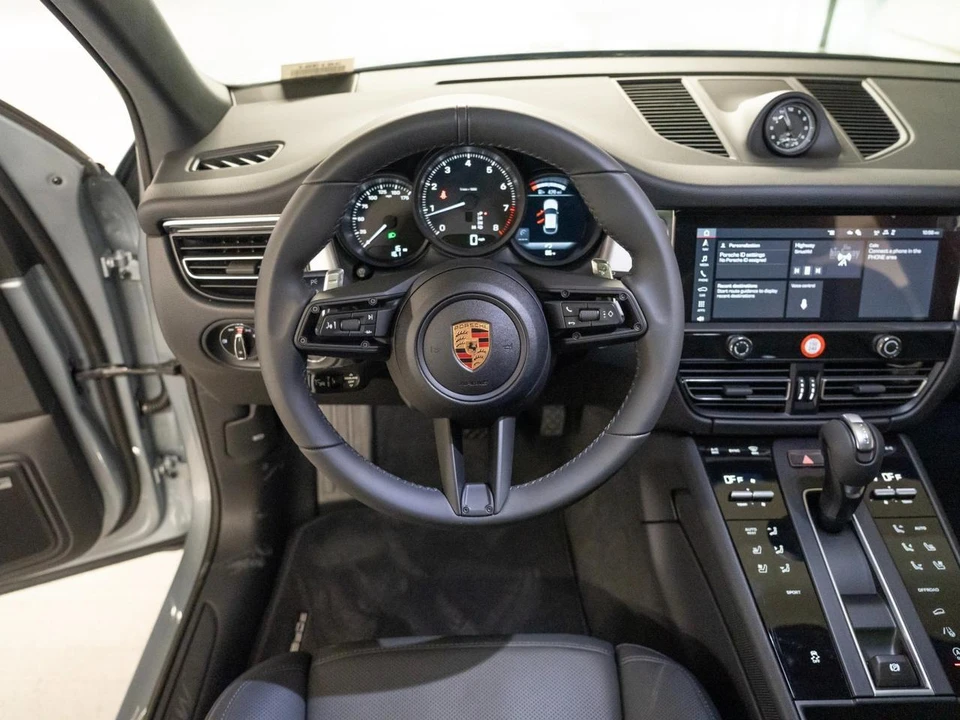 2026 Porsche Macan Electric - Image 27 of 28