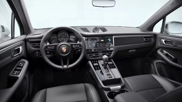 2026 Porsche Macan - Image 26 of 31