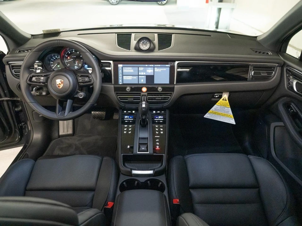 2026 Porsche Macan Electric - Image 26 of 29