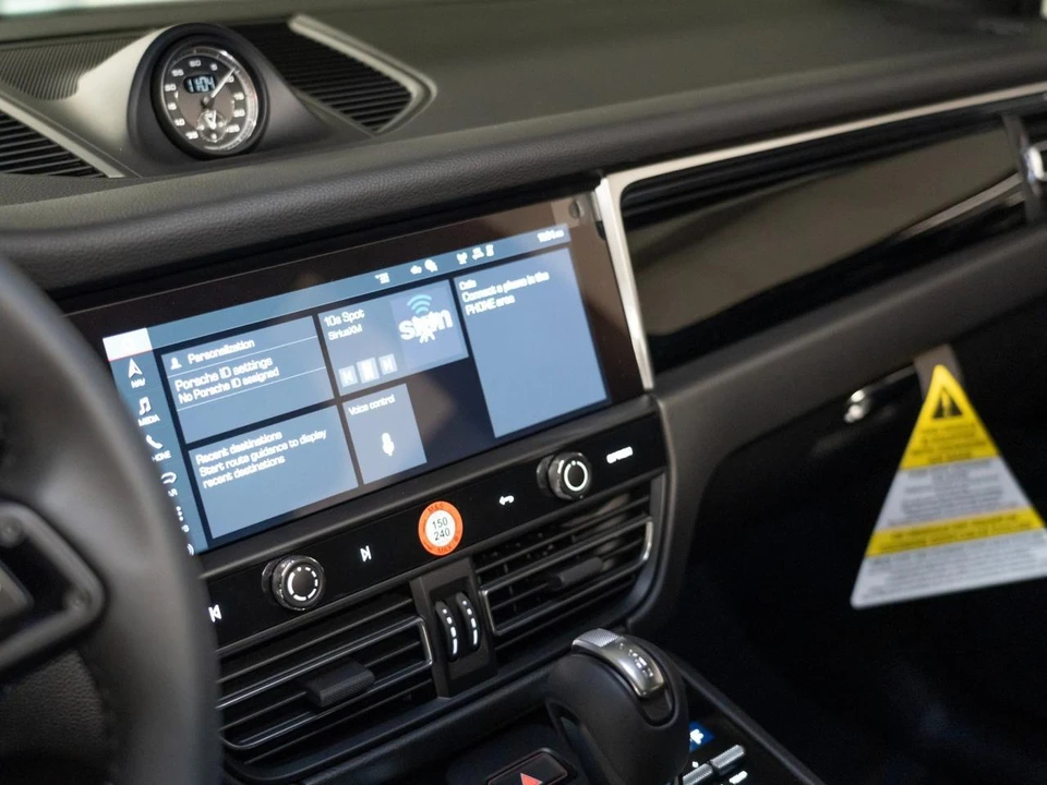 2026 Porsche Macan Electric - Image 21 of 29