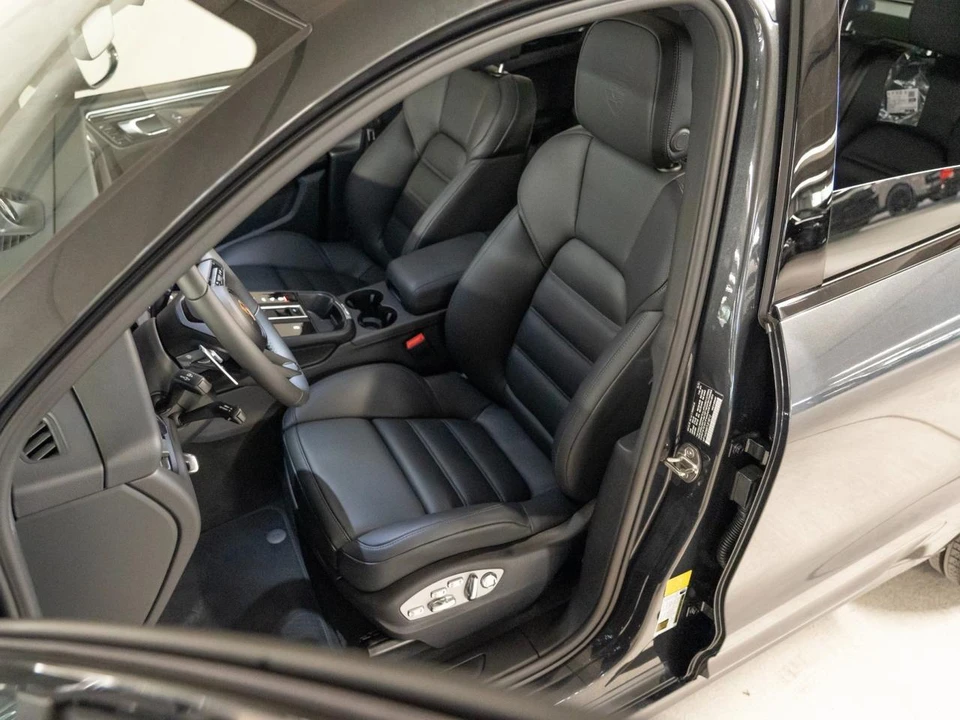 2026 Porsche Macan Electric - Image 5 of 29