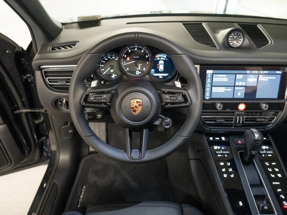 2026 Porsche Macan Electric - Image 28 of 29