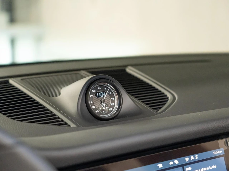 2026 Porsche Macan Electric - Image 20 of 29
