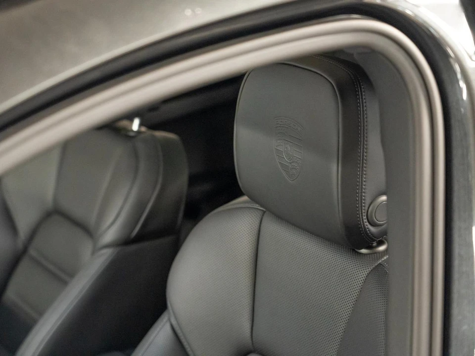 2026 Porsche Macan Electric - Image 25 of 29