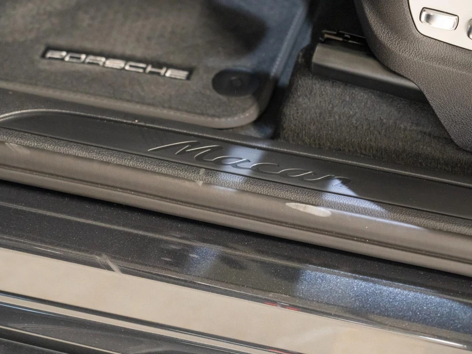 2026 Porsche Macan Electric - Image 12 of 29
