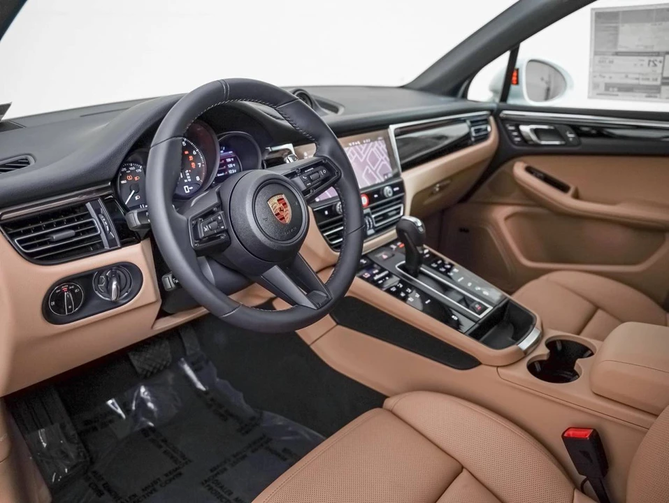 2026 Porsche Macan Electric - Image 4 of 5