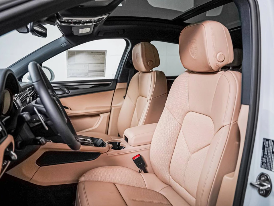 2026 Porsche Macan Electric - Image 5 of 5