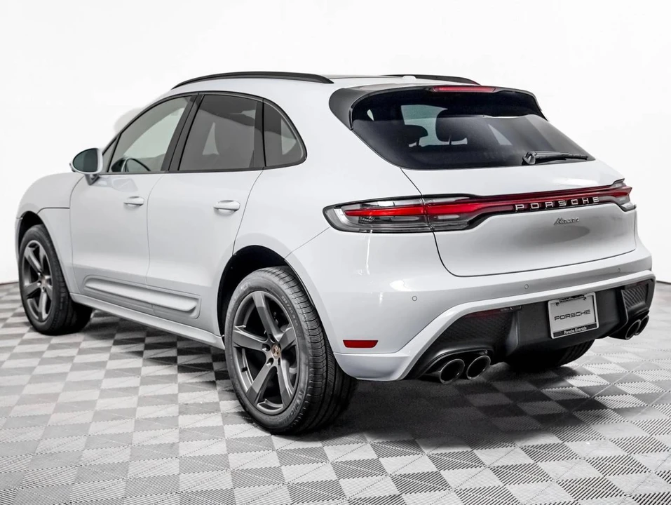 2026 Porsche Macan Electric - Image 3 of 5