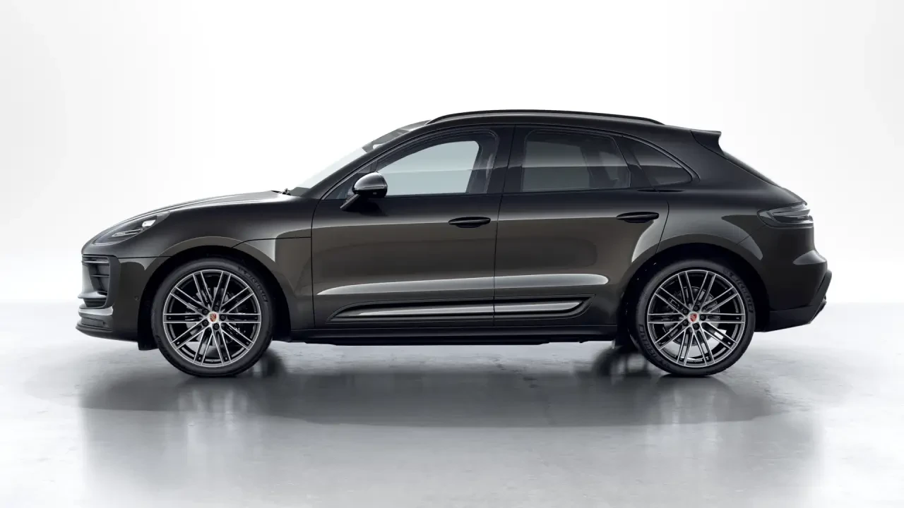 2026 Porsche Macan - Image 16 of 30