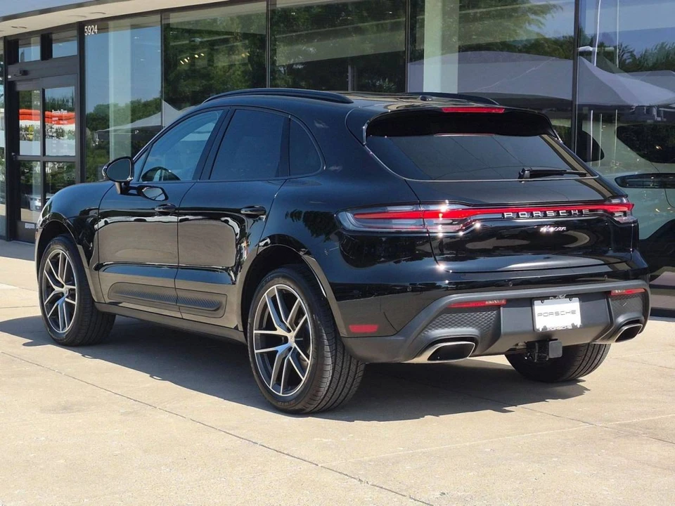 2026 Porsche Macan Electric - Image 3 of 5