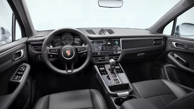 2026 Porsche Macan - Image 26 of 30