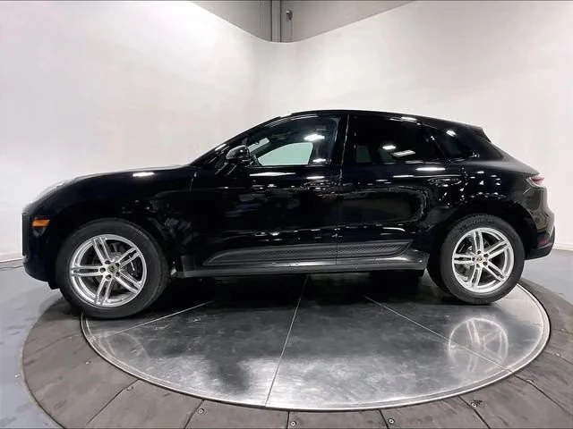 2026 Porsche Macan Electric - Image 12 of 31
